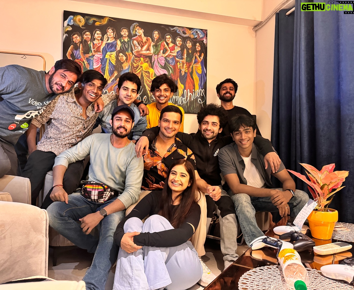 Basant Bhatt - 47.1K Likes - 🫶🏻
#actorslife #friends #fyp #malharpandya #basantbhatt #sumedhmudgalkar #sayli #rohitchandel #kartikeymalviya #devesh #deveshsharma #bekind ✨