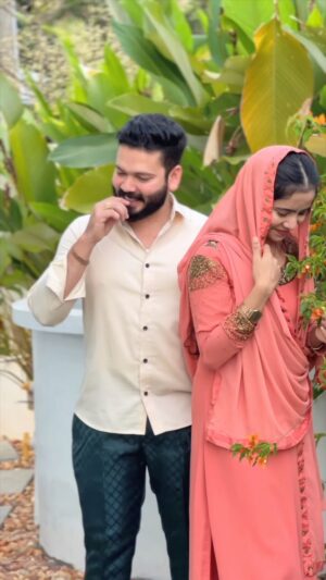 Basheer Bashi Instagram - ഒരു പെണ്ണുകാണൽ അപാരത.😜🤣

#comedy #malayalam #couple #basheerbashi
