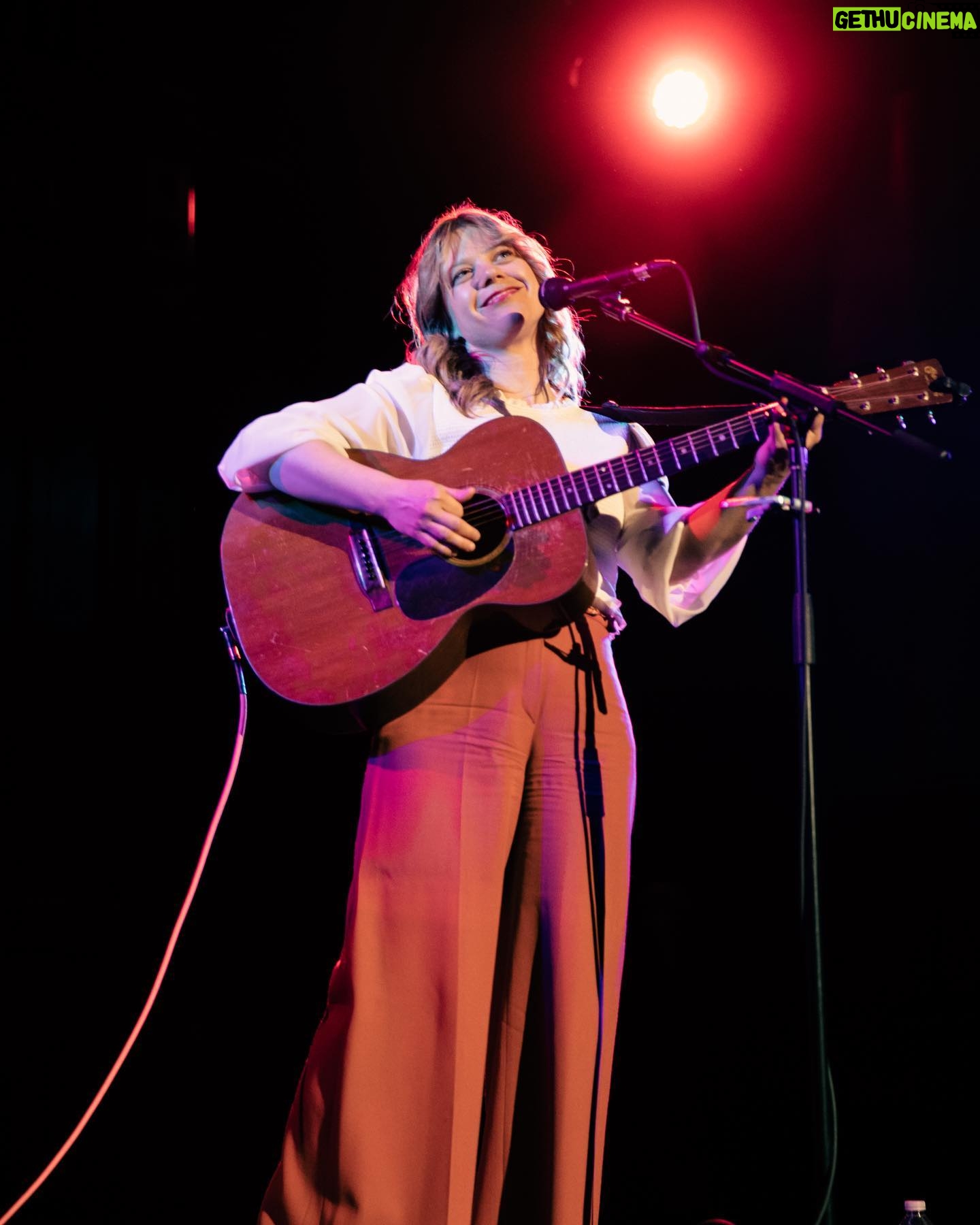 Basia Bulat - 345 Likes - Tickets for The Garden Tour are on sale now 🥰💐🌸
📸: @chillrobbieg 💚