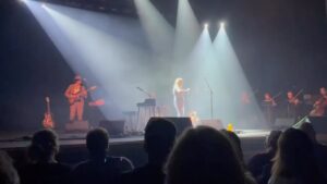 Basia Bulat Instagram - One of my favourite moments from the Toronto show ❤️ Should we record it?! 

I loved every minute of last weekend’s concerts - the last three shows of my tour are in Fredericton at @fredplayhouse , Halifax at @lighthouseartscentre and Charlottetown at @trailsidemusichall (which is sold out!) 🎉 📸: Video shot by my biggest fan - my mom ❤️