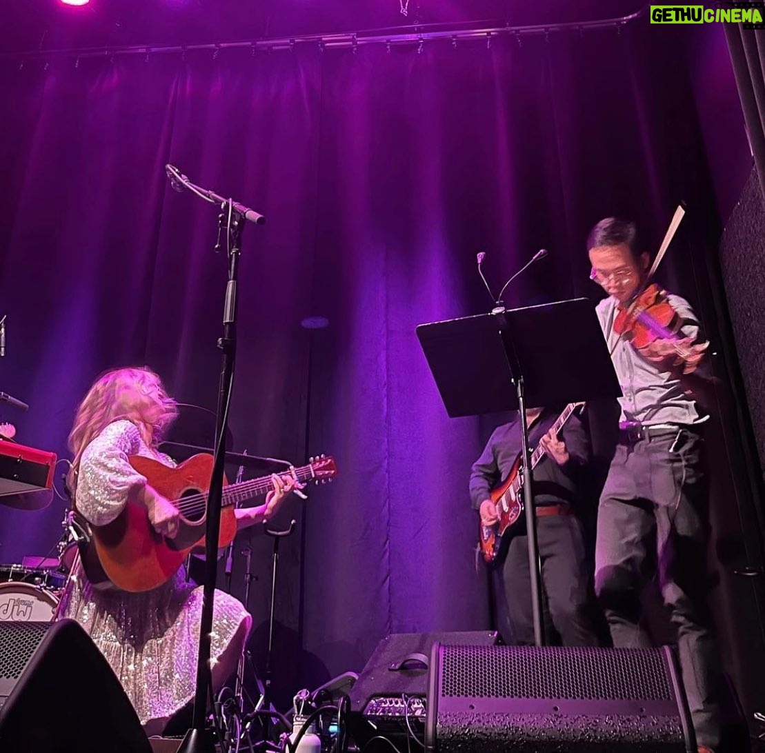 Basia Bulat - 431 Likes - What a memorable night in Regina ❤️ Edmonton, we’ll see you this evening! 🌸🌸
📸: @reginafolkfest
