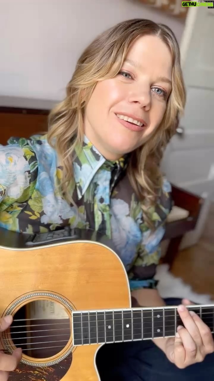 Basia Bulat - 355 Likes - C’est formidable d’être en tournée au Québec 💕💕 Merci pour votre accueil si chaleureux hier soir à Drummondville 🌸 La tournée se poursuit à Saint-Casimir ce soir !
Oct 27 - Saint-Casimir, QC - Théâtre des Grands Bois
Oct 28 - Trois-Rivières, QC - Salle Anaïs-Allard-Rousseau
Nov 4 - Aurora, ON - Aurora Cultural Centre
Nov 15 - Brossard, QC - Le Club DIX30
Nov 16 - Verdun, QC - Quai 5160 - COMPLET
Nov 18 - Québec, QC - Théâtre Petit Champlain - COMPLET
Nov 24 - Joliette, QC - Musée d’art de Joliette*
Dec 16 - Sherbrooke, QC - Centre culturel de l’université de Sherbrooke
Jan 26, 2024 - Waterloo, QC - Maison de la Culture de Waterloo
Jan 27, 2024 - Richmond, QC - Centre d’art de Richmond
Feb 4 - Sainte-Adèle, QC - Place des citoyens*
Feb 8, 2024 - Shawinigan, QC - Maison de la culture Francis-Brisson
*solo performance