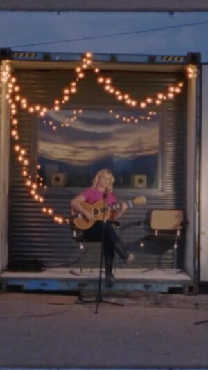 Basia Bulat Instagram - ‘Are You in Love?’ turns 3 today !! 🎂🎂🎂 I didn’t know what to expect releasing this album in March 2020, but since then I’ve been so deeply moved by how warmly it’s been received. Thanks for listening 💕💕

Filming by @kavehnabatian and editing by @infrared_crayfish. Available worldwide through @secretcityrecords ❤️