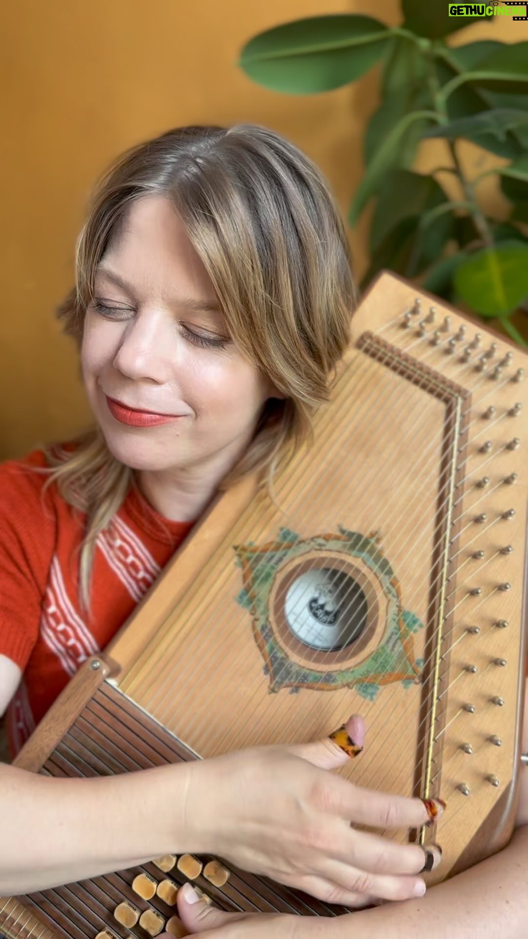 Basia Bulat - 1K Likes - J’ai très hâte de faire ma première tournée au Québec cet automne 💕💕 et j’ai revisité certaines de mes chansons québécoises préférées ces dernières semaines 🌸🌸
Oct 19 - Brossard, QC - Le Club DIX30
Oct 20 - Sherbrooke, QC - Centre culturel de l’université de Sherbrooke
Oct 22 - Sainte-Adèle, QC - Place des citoyens
Oct 26 - Drummondville, QC - Maison des arts Desjardins Drummondville
Oct 27 - Saint-Casimir, QC - Théâtre des Grands Bois
Oct 28 - Trois-Rivières, QC - Salle Anaïs-Allard-Rousseau
Nov 4 - Aurora, ON - Aurora Cultural Centre
Nov 11 - Chicoutimi, QC - Bistro Café Summum
Nov 16 - Verdun, QC - Quai 5160
Nov 18 - Québec, QC - Théâtre Petit Champlain
Nov 24 - Joliette, QC - Musée d’art de Joliette
Jan 26, 2024 - Waterloo, QC - Maison de la Culture de Waterloo
Jan 27, 2024 - Richmond, QC - Centre d’art de Richmond
Feb 8, 2024 - Shawinigan, QC - Maison de la culture Francis-Brisson