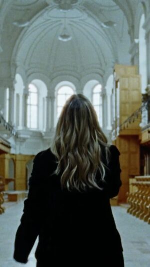 Basia Bulat Instagram - 🌸🌸 𝐓𝐡𝐞 𝐆𝐚𝐫𝐝𝐞𝐧 𝐋𝐢𝐯𝐞 𝐒𝐞𝐬𝐬𝐢𝐨𝐧 🌸🌸

Wandering through L’Abbaye D’Oka singing this song was a dream realized in many ways. Ever since Owen Pallett @hepostsclouds arranged this song for quartet in 2016, I’ve wanted to record this version. It was a thrill to sing this song live walking through the halls that surrounded the courtyard garden covered in snow (can you see it through the windows?!) and translate the feeling of the inner garden as a spiritual home- and to do it with such wonderful people! 

Many thanks to @vincentrenelortie and the whole crew for bringing the visuals to life, to @pemipaull for bringing the quartet together, and to @secretcityrecords for making this all happen! Special thanks for the dream team @brigittelacoste and @amandavandersiebes je vous aime! 😘

Link is, as always in the bio - and tickets for The Garden Tour are available on Friday!!! 

Director: Vincent René-Lortie @vincentrenelortie 
Producer: Samuel Caron @samkcaron 
Unit manager: Anthony Ryan
Production assistant: Anny Gauthier
Stylist: Amanda Van Der Siebes @vandersiebes 
Make-Up and Hair: Brigitte Lacoste @lacostebrigitte 
Cinematographer: Alexandre Nour @alexandre_nour 
1st camera assistant: Jonathan Auger
2nd camera assistant : Claire Guichon
Steadicam operator: Kes Tagney @kestagney 
Gaffer: Alexis Vallée-Charest
Key grip: Jonathan Pouliot
Sound mixing: Sharon Levinson
Post-production coordinator: Marjorie Gauvin @telescope_films 
Editor: Vincent René-Lortie @vincentrenelortie 
Colorist: Simon Bøisx @simon_boisx 
Special Thanks: Abbaye d’Oka, Cineground, Surf Spot Moderne
Violin: Rob Margaryan, Lana Tomlin @robs_vln 
Viola: Pemi Paull @pemipaull 
Cello: Jean-Cristophe Lizotte @jclizotte 
Strings arrangement by Owen Pallett @hepostsclouds
Label: Secret City Records @secretcityrecords