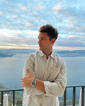 Bastian Baker Instagram - It’s almost time to look back at all the wonderful things that happened to us this year!! But for now it’s Time to relax in style @omega ❤️ #ad