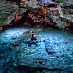 Bastien Muñez Instagram - Les cenotes au Mexique c’est quand même quelque chose (même si je saute comme un loukoum😂) !!
Paradis sur terre 🌍🥰 !
.
@airfrance #mexico #cenote #travel #friend #aventure #binome