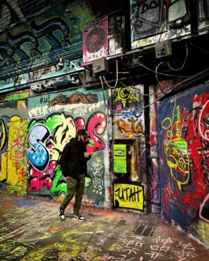 Bastien Muñez Instagram - 𝓛𝓮𝓪𝓴𝓮 𝓢𝓽𝓻𝓮𝓮𝓽 🖌️🤍
.
#graffiti #leakstreet #london #love