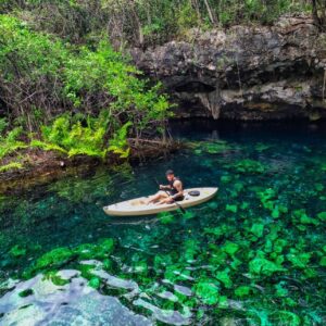 Bastien Muñez Instagram - Les cenotes au Mexique c’est quand même quelque chose (même si je saute comme un loukoum😂) !!
Paradis sur terre 🌍🥰 !
.
@airfrance #mexico #cenote #travel #friend #aventure #binome
