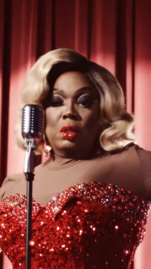 BeBe Zahara Benet Instagram - Happy holidays to all!! 😘