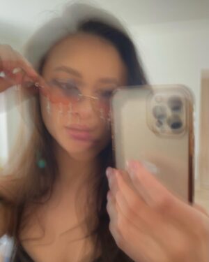 Beáta Hrnčiříková Instagram - Musíš milovat moje bryle🪓