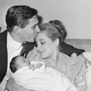Beatie Edney Instagram - For Mothering Sunday - this is to all the motherless people out there. To those of us whose mothers have died. To those of us who never knew their mothers. To those of us who weren’t mothered and those of us who aren’t mothers ourselves - the childless ones. I was lucky enough to have a mother. She was by no means perfect, but she was great in her way. She lost her own mother, to suicide, when she was only 12. This perhaps explains her lifelong struggles. She loved her children fiercely and she lived a long and exciting life. She also had many surrogate children. Perhaps, her need to mother was linked to the loss of her own parent at such a young and vulnerable age. I send much love to you all. Mothers’ Day is a difficult day for some of us. ♥️