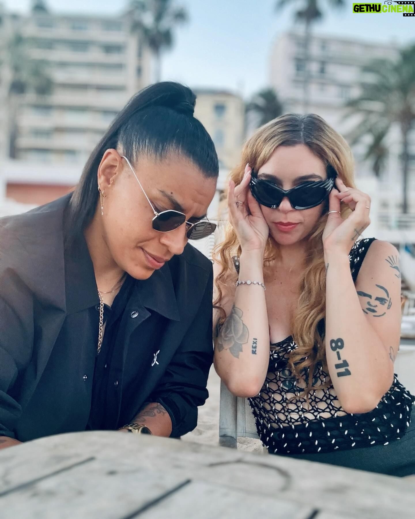 Beatrice Eli - 774 Likes - 🕶️🕶️