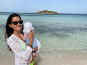 Beatriz Zamorano Instagram - Felices 4 meses mi vida ❣️

Qué 4 meses tan intensos (no voy a mentir), llenos de experiencias y sobre todo de la felicidad más ABSOLUTA

No crezcas tan rápido #moki 

#Julia #pin #cumplemes #losJunqueraZamorano #mibebe #escapadafamiliar #junio