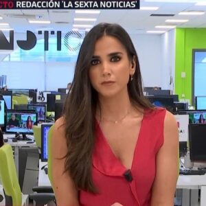 Beatriz Zamorano Instagram - Seguimos 💪🏽 #AlRojoVivo #trabajo #lasexta #work #directo #información #noticias #televisión