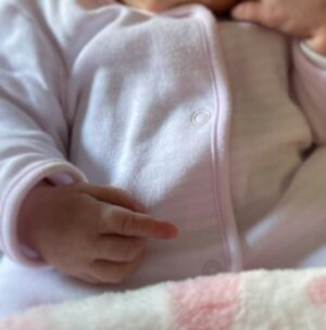 Beatriz Zamorano Instagram - Bienvenida J U L I A ❣️ 

17-02-2021

Empieza la aventura 

Gracias @djunquera por hacerme tan feliz. Eres y serás el mejor padre

Gracias por todos los mensajes y el cariño que hemos recibido estos días. 

#JJZ #michica #losjunquerazamorano