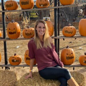 Becky Durst Instagram - Do fall festivals even count if you don’t post an IG pic? #basic #sorrynotsorry 🎃