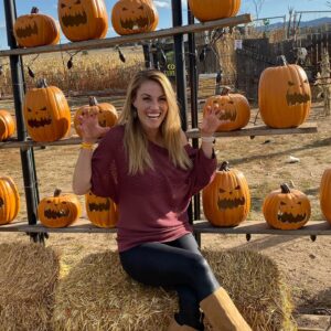 Becky Durst Instagram - Do fall festivals even count if you don’t post an IG pic? #basic #sorrynotsorry 🎃