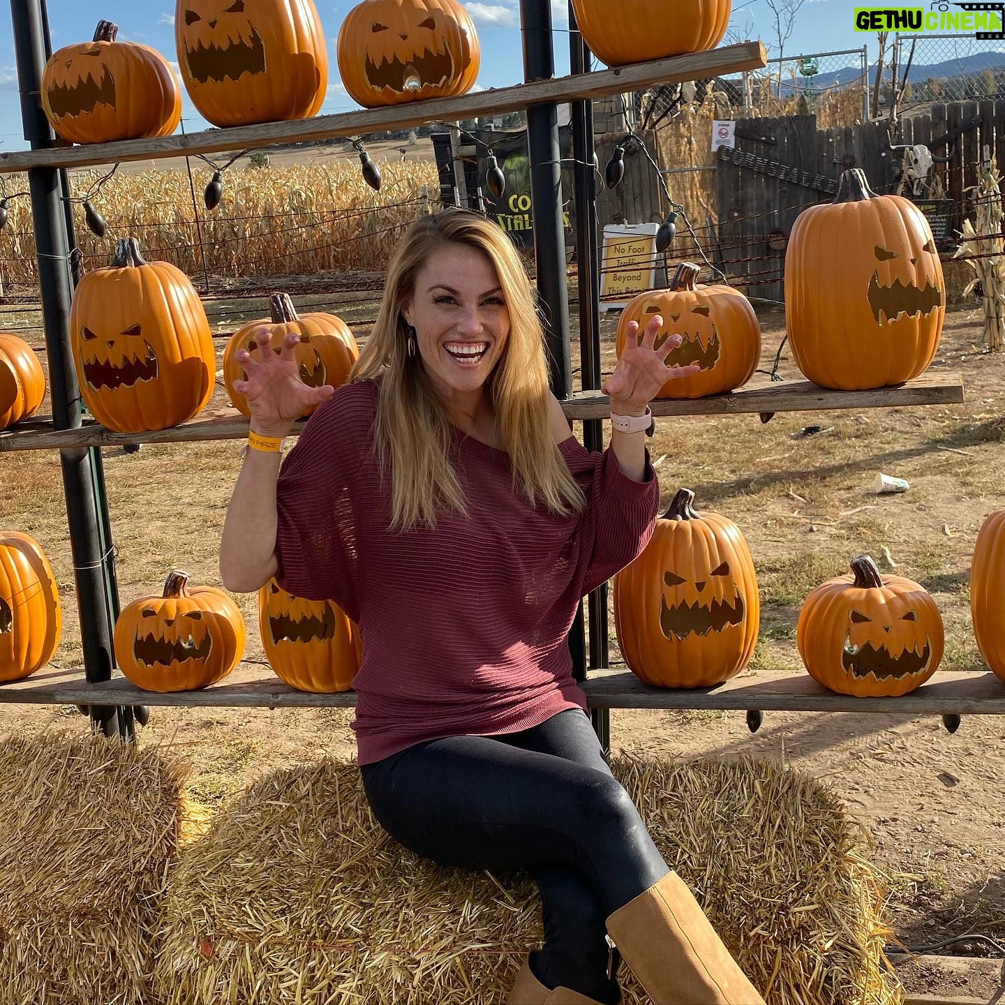 Becky Durst - 1.4K Likes - Do fall festivals even count if you don’t post an IG pic? #basic #sorrynotsorry 🎃
