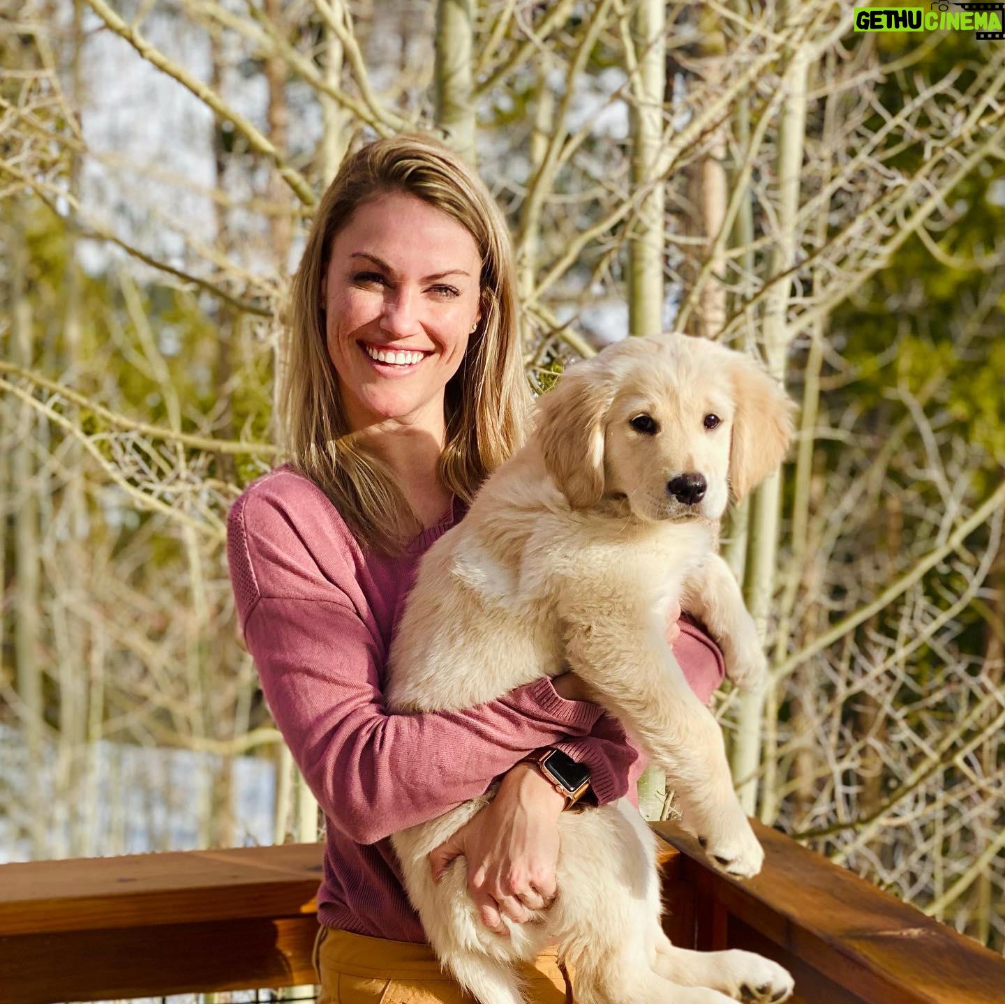 Becky Durst - 845 Likes - Cabins, puppies, friends, & snowboarding. What more could you possibly need?