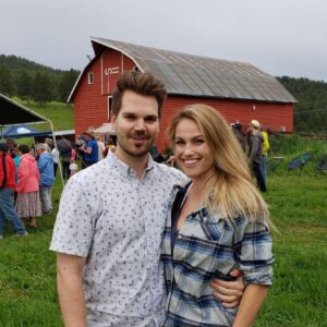 Becky Durst Instagram - My #mcm goes to my wonderful boyfriend Patrick 🥰 
For those single ladies that are reading this and are rolling your eyes, yes I get it. I spent many years and many dates trying to find the right guy. Meanwhile, my cube mate at work got to listen to all the stories of why it didn’t work out. 
Then that cube mate and I became friends, then we became best friends. After THREE YEARS I finally woke up and realized the person I was looking for was right in front of my face. 
From Colorado to California to Tokyo, it had been an awesome year! Can’t wait to see what the rest is like. Love you more!