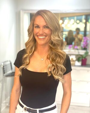 Becky Durst Instagram - I’m obsessed with my new hair! 🤩💛 Thanks so much @yjameswhy for making me feel my best for my upcoming wedding 🥰 

Denver ladies, if you are looking for extension then ask for James at Salon Utopia in Cherry Creek 💇🏼‍♀️