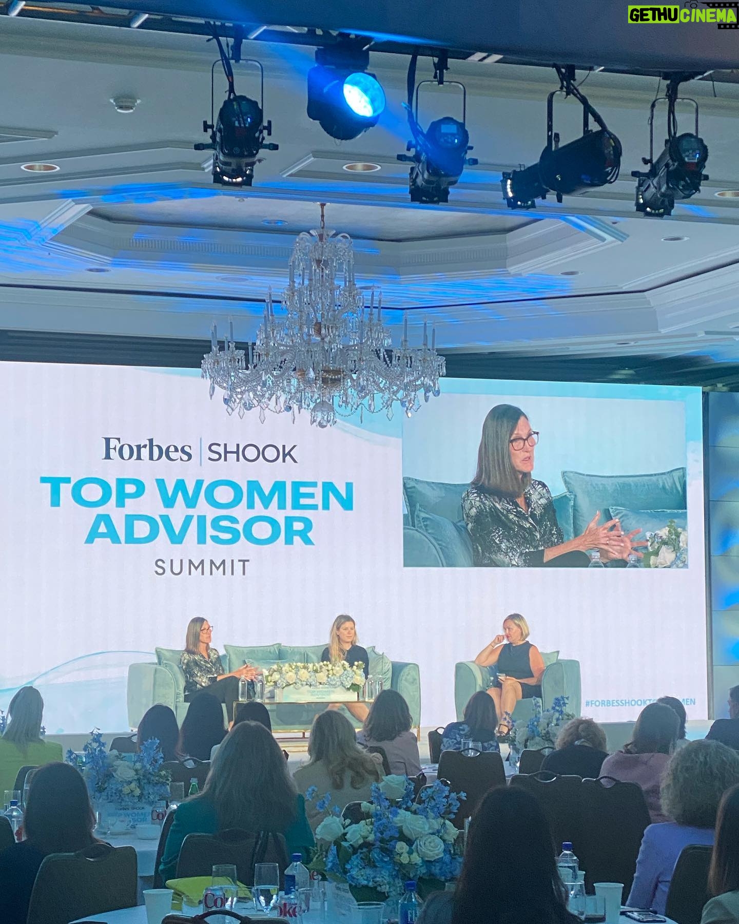 Becky Durst - 595 Likes - Wow!! Truly incredible weekend with Top Women in the Financial Industry. Can’t wait to come back next year! 😁👏👏
#toowomenadvisors #forbesshook