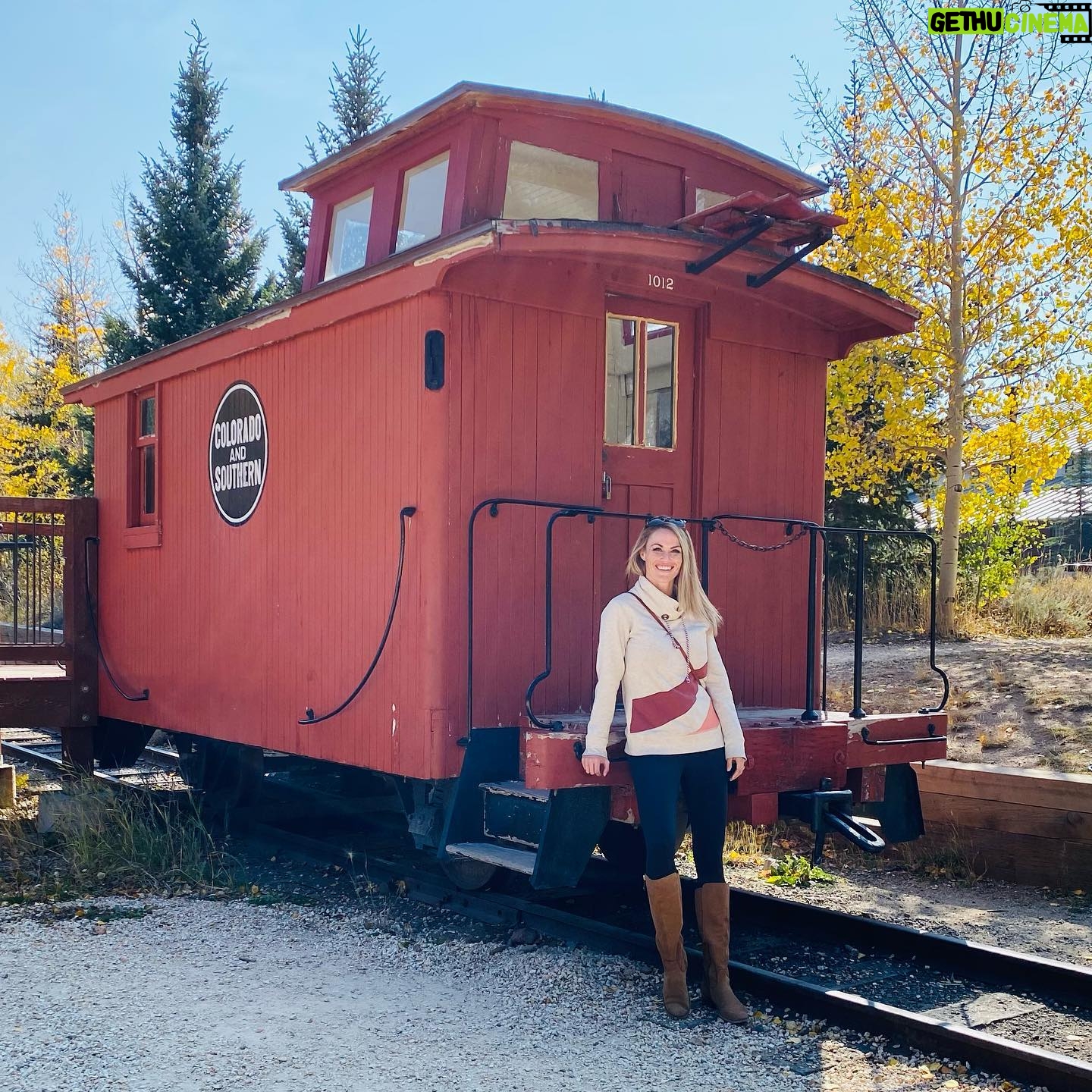 Becky Durst - 686 Likes - Breckenridge in the fall 🍂🍁