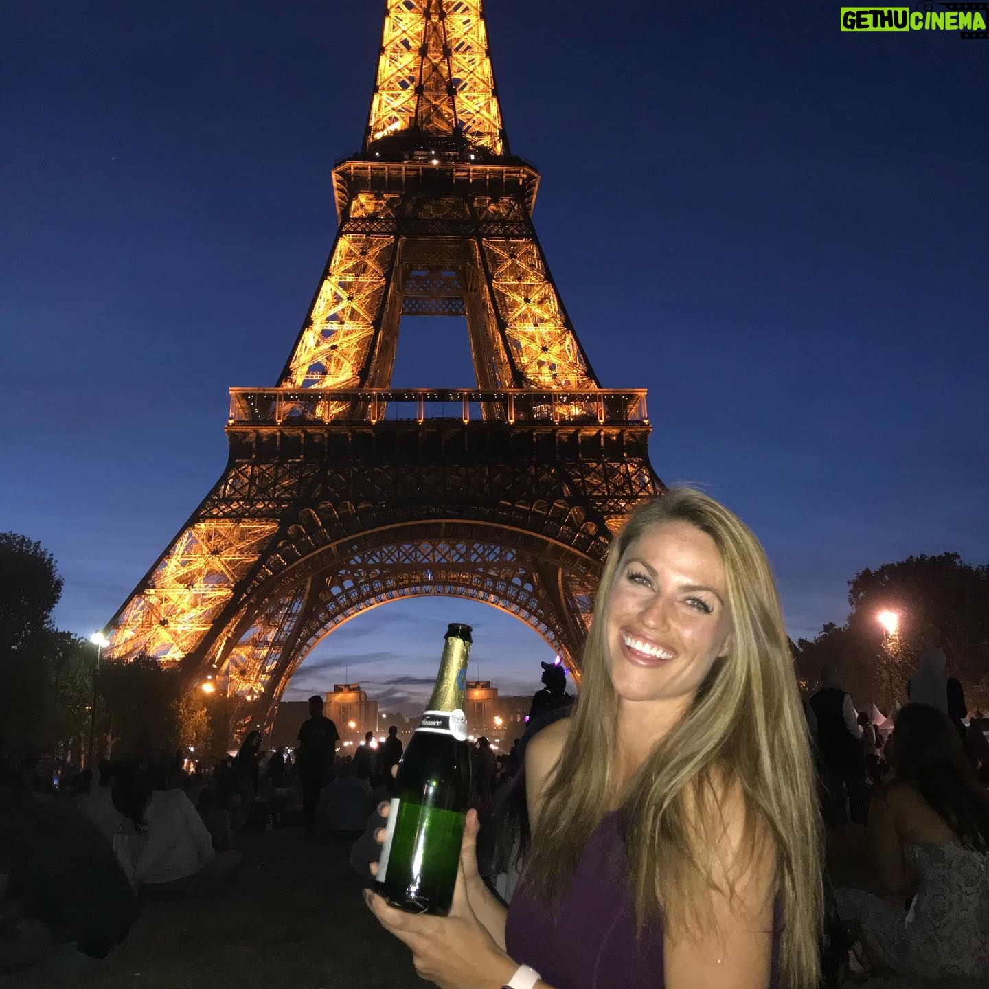 Becky Durst - 538 Likes - Is it possible to be going through withdrawals from Paris? 😫 I miss it so much #tbt
Honestly, when @theleague gave me 10 day’s notice to pack up and head on the trip of a lifetime, my immediate reaction was “that’s too soon! I just started a new job!” But it was a once in a life time opportunity and I quickly packed my bags.
I had visited France before but this trip made me fall in LOVE with the country. Surrounded by good looking and incredible people was definitely a perk too. 😏
Thank you to everyone that made this trip possible! #theleaguedoesfrance