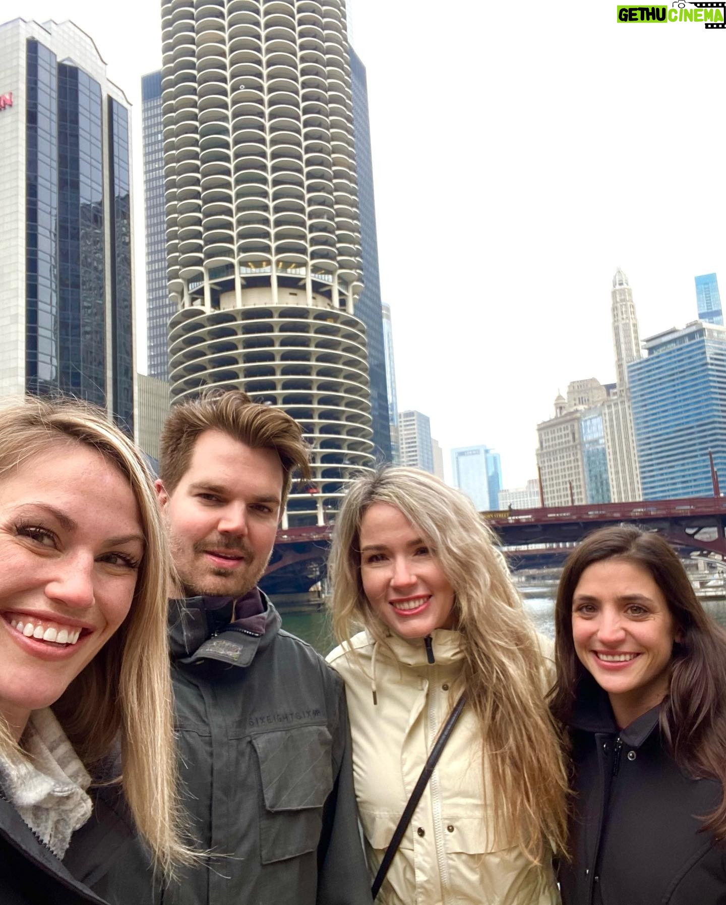 Becky Durst - 777 Likes - WE MOVED TO CHICAGO!!! 😁 Thanks to my incredible husband for supporting me and my financial career! Excited to see what the is new chapter brings.