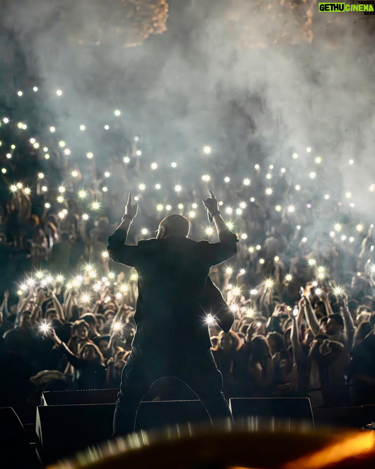 Bedük - 3 Likes - Ankara Vişnelik konserinde @melihtopaloglu_ ‘nun çektiği nefis fotoğraf yalnız kalmasın diye dünden fotolar koydum yanına 🤗🥰 #raks