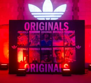 Bedük Instagram - Geçen akşam @adidas.turkiye ‘nin @adidasoriginals partisinde sahnedeydik ◾️◾️◾️ enfes bir geceydi 🔥 seviyorum 😎 @cpmistanbul
