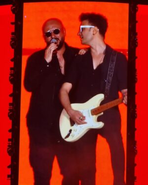 Bedük Instagram - About last night 🔥 En’lerin festivali resmen 2 senedir. Biz de en dinamik ve en enerjik en eğlenceli sahneye sahip oldugumuzdan olsa gerek 😅, dun geceyi yaktik 😎 Gelenler gelmeyenlere, bilenler bilmeyenlere anlatsın, bu hikaye böyle sürsün 🙌 @istfestivali @alisangoksu @emotiii @umutayisikli @ekinkayatekin @mertcankrglu @denizbaktr @canalimunar