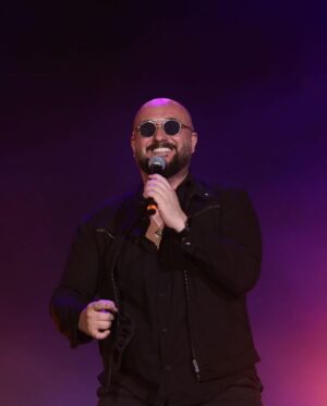 Bedük Instagram - About last night 🔥 En’lerin festivali resmen 2 senedir. Biz de en dinamik ve en enerjik en eğlenceli sahneye sahip oldugumuzdan olsa gerek 😅, dun geceyi yaktik 😎 Gelenler gelmeyenlere, bilenler bilmeyenlere anlatsın, bu hikaye böyle sürsün 🙌 @istfestivali @alisangoksu @emotiii @umutayisikli @ekinkayatekin @mertcankrglu @denizbaktr @canalimunar