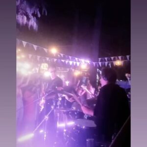 Bedük Instagram - Last week 🔥⭐️ sondaki video bizim yan bahçeye dalan yavru tilkiler. Mutlu ol diye koydum 🫠