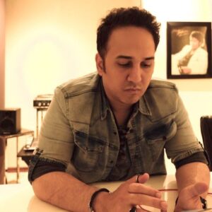 Behrouz Saffarian Instagram - از دور ترین فواصل هستی نزدیکترین مخاطب من باش
