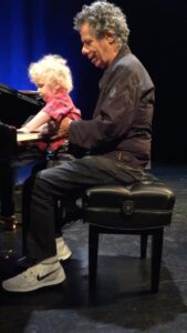Actor Béla Fleck HD Instagram Photos and Wallpapers July 2024