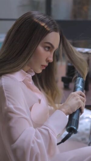 Belinda Instagram - Siempre llevo a todos lados mi FlexStyle!! @sharbeautymx #SharkBeautyNoHeatDamage #FlexStyle