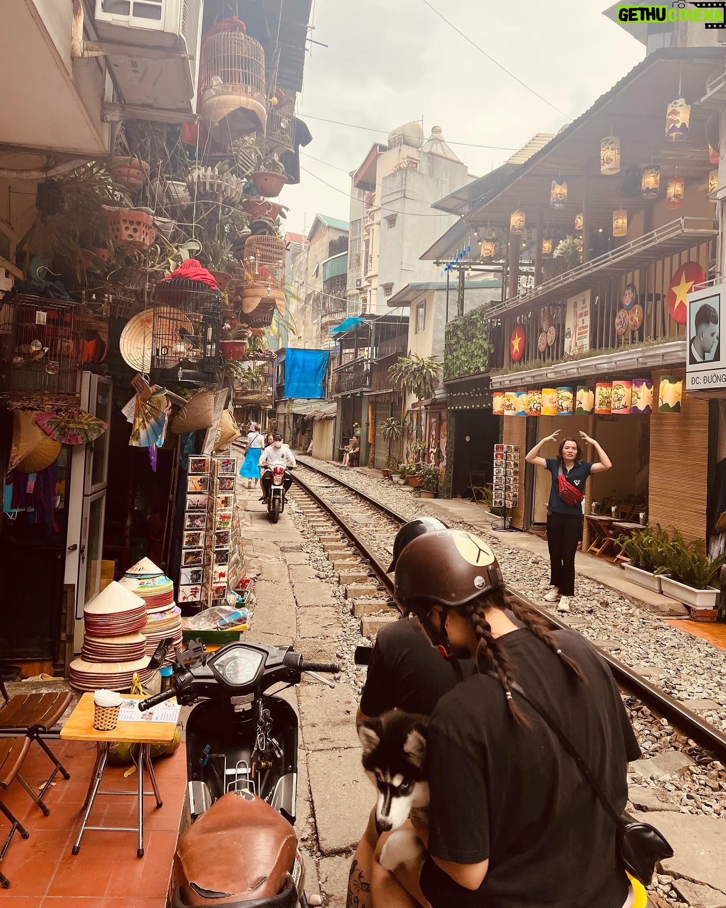 Ben Feldman - 22.1K Likes - Cảm ơn vì mọi thứ, Chúng tôi sẽ nhớ Vietnam. *** Thank you to all the incredible people of Boise, Idaho for a truly incredible few weeks exploring your beauty & culture.