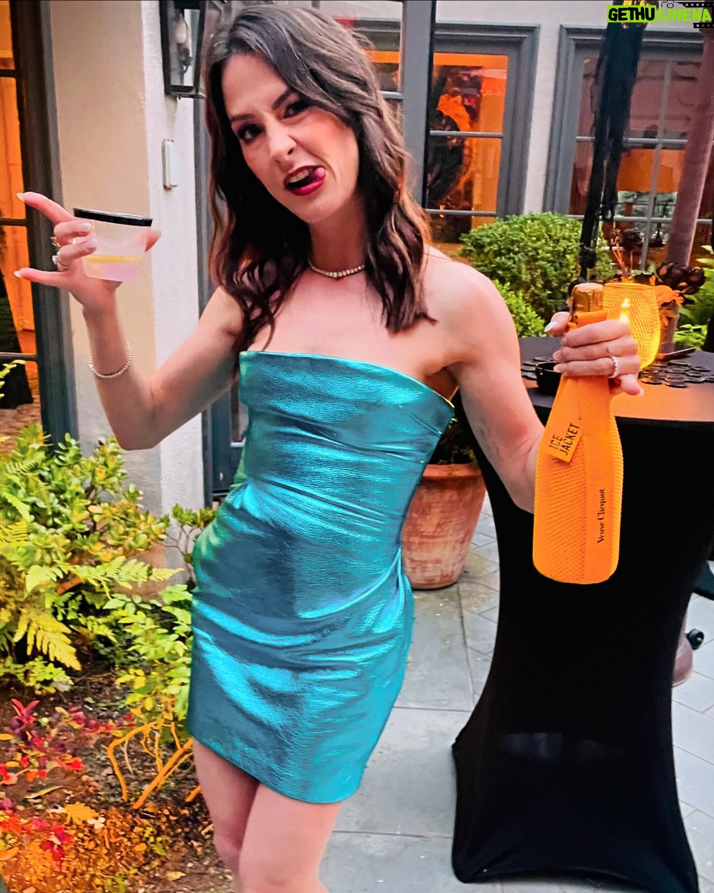 Ben Feldman - 18.6K Likes - She comes in colors everywhere