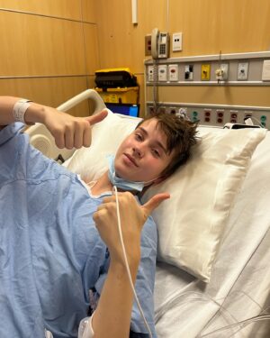 Ben Grosskopf Instagram - b4 surgery moment 🫠
-
-
-
- #bengrosskopf #teen #explore #hospital