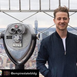 Ben McKenzie Instagram - Nothing more fitting for @gothamonfox than the iconic @empirestatebldg All new episode tonight! #madcity #gotham #gothamseason3