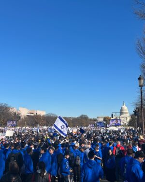 Ben Savage Instagram - On the National Mall to call for the release of all hostages, including Americans, who have been kidnapped by hamas. Bring them home.