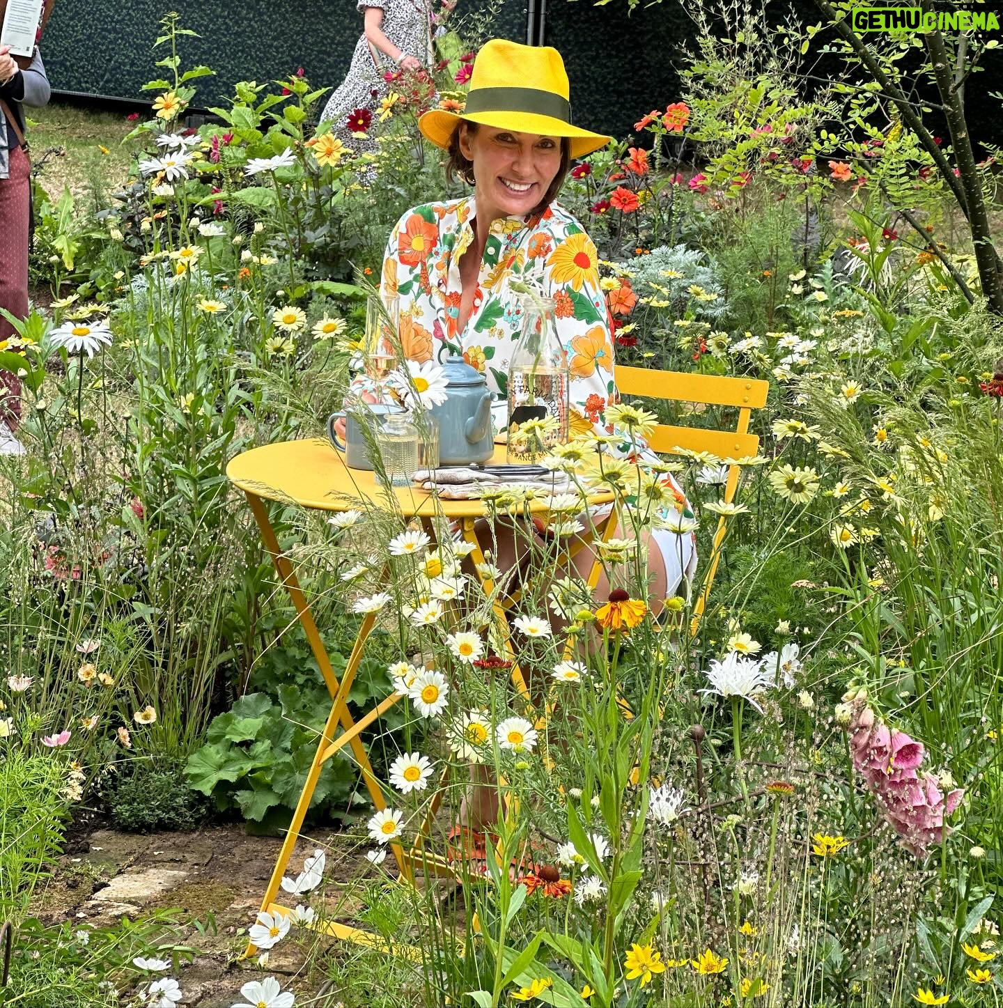 Ben Shephard - 10.9K Likes - Canāt tell you how proud I am of @annieshepharddesign and her @the_garden_girls_collective they have created such a stunning boarder for @the_rhs #hamptoncourtflowershow I think this smile will tell you how pleased/relieved they are. They have worked so hard on every element of the challenge, itās totally consumed them so Iām really chuffed with how well it turned out. I also canāt quite fathom what would be involved in a show garden!!! If you are visiting take a wander towards Ditton Gate and youāll find them. #rhshampton