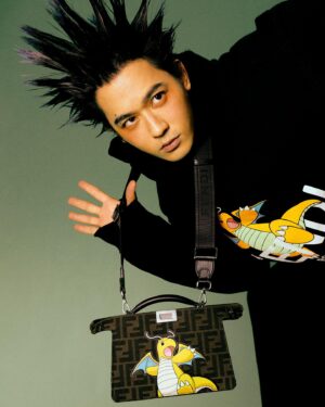 Ben Wu Instagram - 2024 New Year with FENDI

快龍好看還是我好看☺️ 

#fendi #FendiFRGMTPokemon