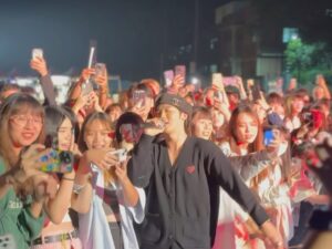 Ben Wu Instagram - 謝謝 #元培科大
謝謝你們陪我唱歌 #lovers
Love Y’all 
下次見🫶🏻