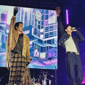 Ben Wu Instagram - 謝謝 #屏東縣政府
謝謝 #鳳凰公關
謝謝藝和 & My Crew
還有現場所有的工作人員
謝謝我的好兄弟 @itsjinbo 和我一起演出
大家辛苦了🫶🏻
謝謝我的 #Lovers 謝謝你們陪我唱歌, 陪我跨年！我愛你們！
Happy New Year Everyone 🫶🏻

#2024屏東跨年

@backstage_aga @ben_underhair @bobjian @ysl @chanelofficial  @vhzdancecrew @betweenus_ent