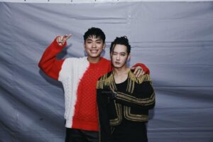 Ben Wu Instagram - 很開心也很榮幸
今年再度回到新北耶誕城的舞台
要感謝的人很多！

謝謝TVBS, 周寧導演和團隊的用心！
謝謝必應 PA , 音控 , 硬體大哥們的幫忙！
謝謝主持人 @sandywis @johnny__bms @superlisa821 
還有現場所有工作人員的照顧！

謝謝我的好兄弟 @shinhtk 一直在跑巡演還是幫助我一起完成了這將近14分鐘的演出
謝謝我的團隊 @vhzdancecrew #TeamLove
謝謝 @itsjinbo 今年一樣幫我編出完成了很炸的Intro
謝謝音控 沂儒 @e_ru_0822 
還有最辛苦的 #LOVERs
謝謝你們依然在第一排幫我應援🔥 你們和燈版永遠是我台上望下去最美的景色☺️

謝謝每一位成就我演出的人！
能繼續在這個舞台上揮灑, 我很幸福。

Jacket: @inxiang_
Pants: @hm
Accessories: @chanelofficial 
Shoes: @ysl
Hairstyle : @paulinehairflux
Makeup：@backstage_curry
Photo：@sick_cloud