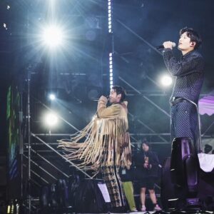 Ben Wu Instagram - 謝謝 #屏東縣政府
謝謝 #鳳凰公關
謝謝藝和 & My Crew
還有現場所有的工作人員
謝謝我的好兄弟 @itsjinbo 和我一起演出
大家辛苦了🫶🏻
謝謝我的 #Lovers 謝謝你們陪我唱歌, 陪我跨年！我愛你們！
Happy New Year Everyone 🫶🏻

#2024屏東跨年

@backstage_aga @ben_underhair @bobjian @ysl @chanelofficial  @vhzdancecrew @betweenus_ent