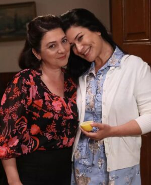 Benian Dönmez Instagram - @iclalaydin 🖤 seviyorum.